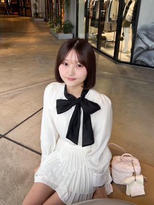 サイドリボンブラウス