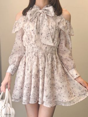 コールドショルダーフラワーワンピース