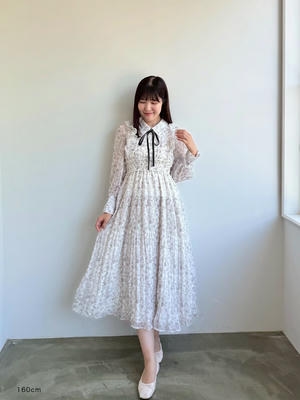 タックフリル襟ワンピース