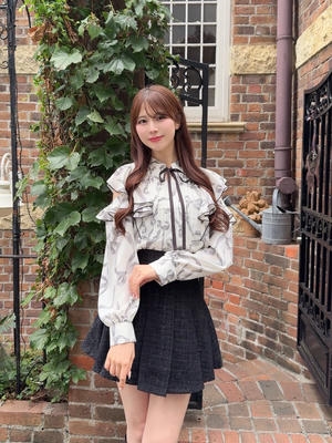 ショルダーカットリボンブラウス