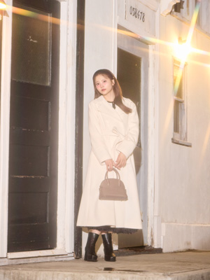 ダブルボタンロングコート