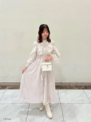 フラワー刺繍フリルワンピース